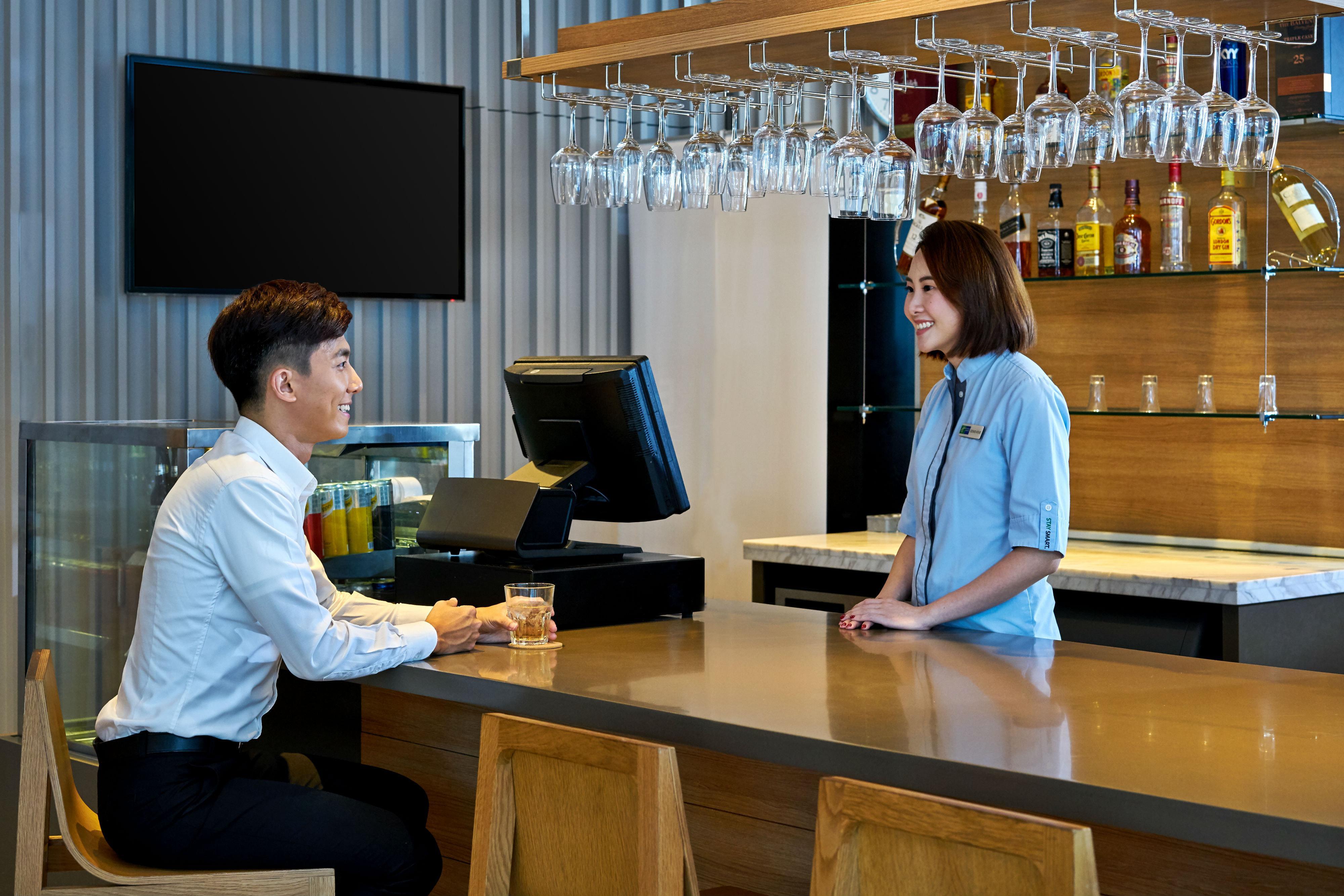 Holiday Inn Express Kota Kinabalu City Centre By Ihg Экстерьер фото
